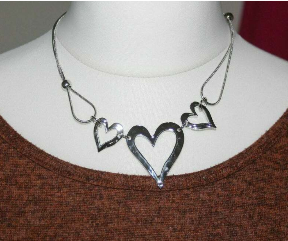 Silver Hearts Fashion Necklace