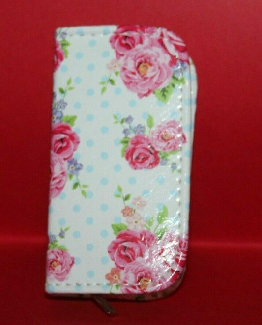 Laura Bell Nail Manicure Set Floral Chintz Roses White